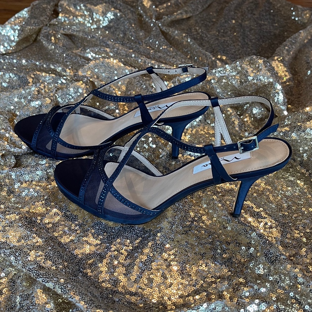 Nina Navy Crystal Embellished Shoe NWOT